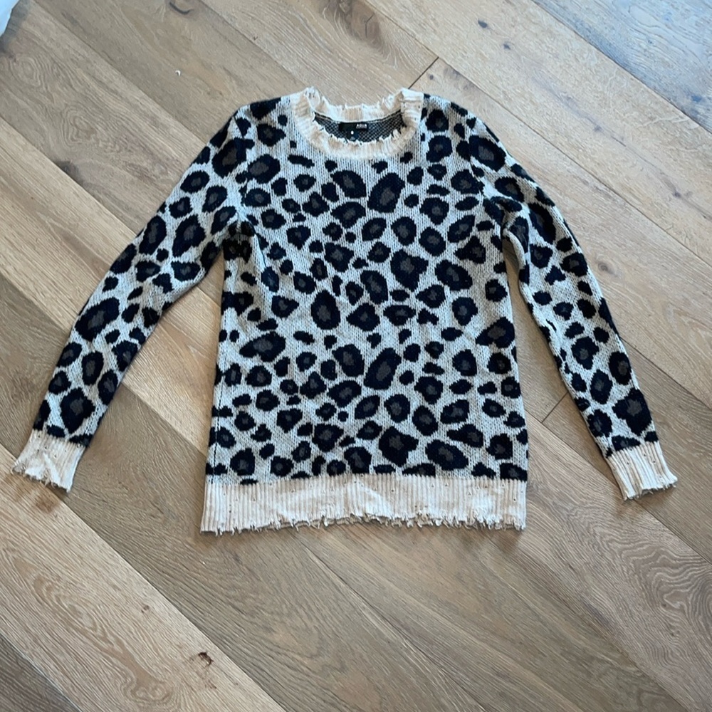 Aqua Cashmere Crewneck Leopard Print Sweater pull over size medium